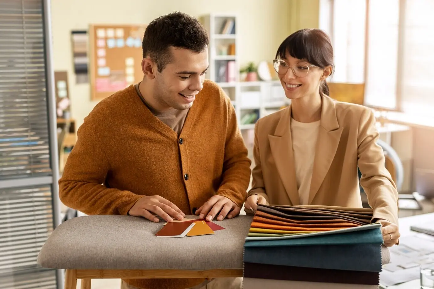 Bühnenbildner bei der Arbeit